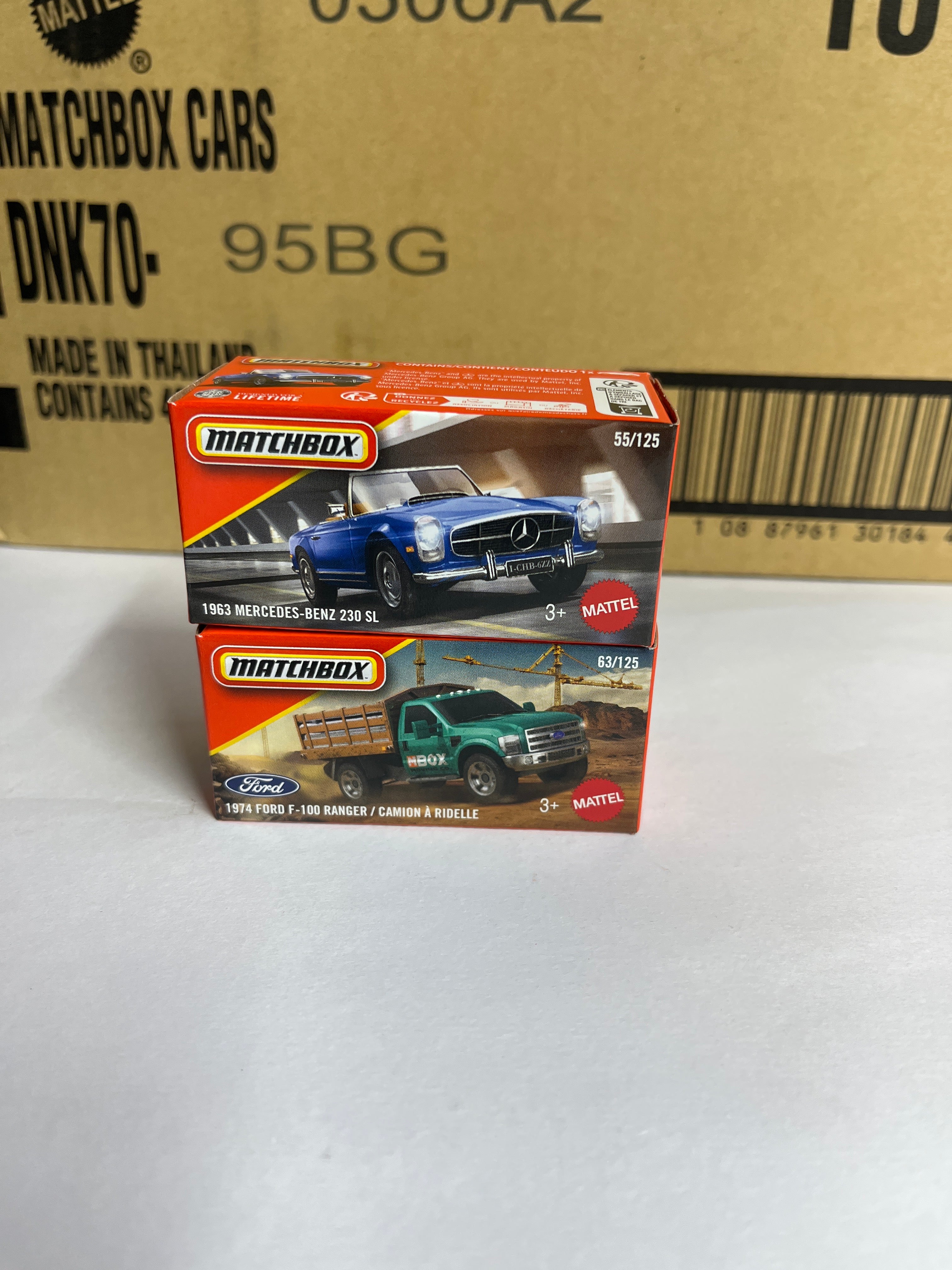 1963 Mercedes-Benz 230 sl (55/125) and 1974 Ford f-100 ranger / camion a ridelle (63/125)- matchbox