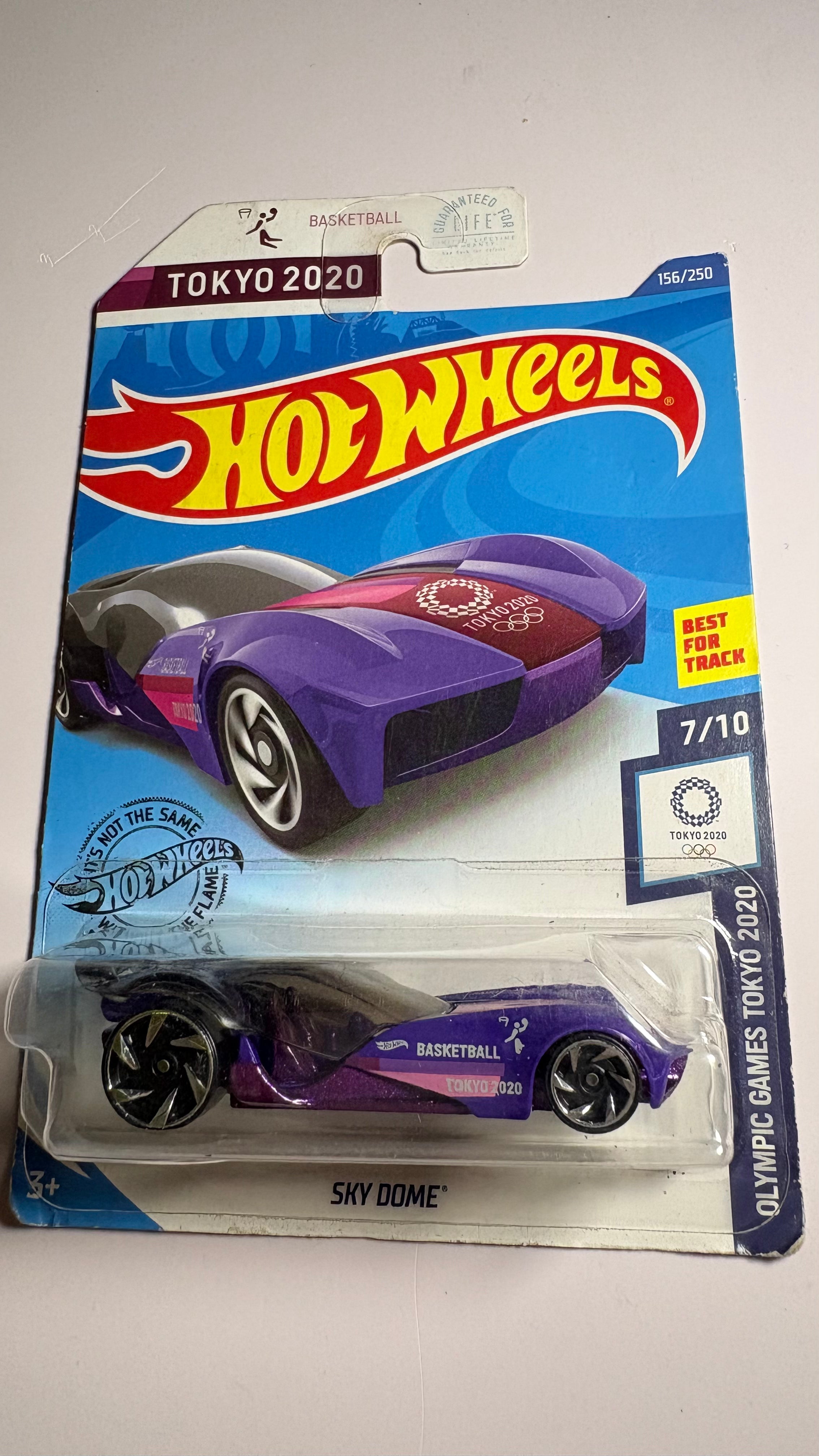 Sky Dome-Tokyo 2020 special edition car