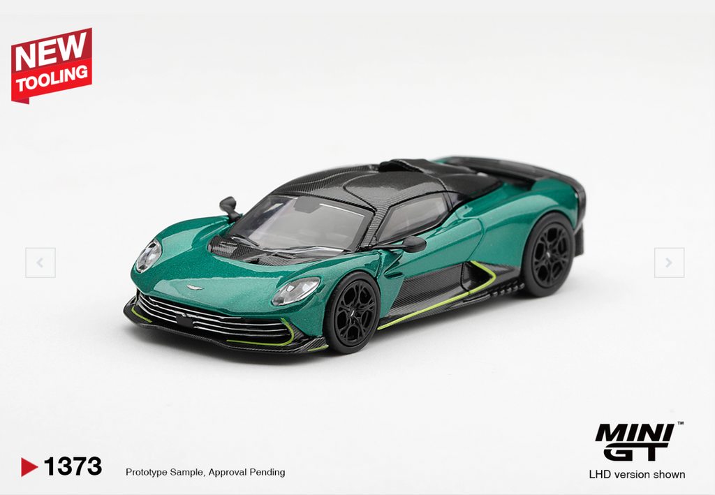 (PRE-ORDER) MINI GT 1:64 Aston Martin Valhalla Podium Green #1373 [Box]